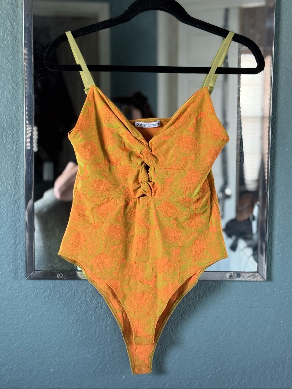 NWOT Zara Textured Knot Detail Cut Out Jacquard Bodysuit Size Medium
